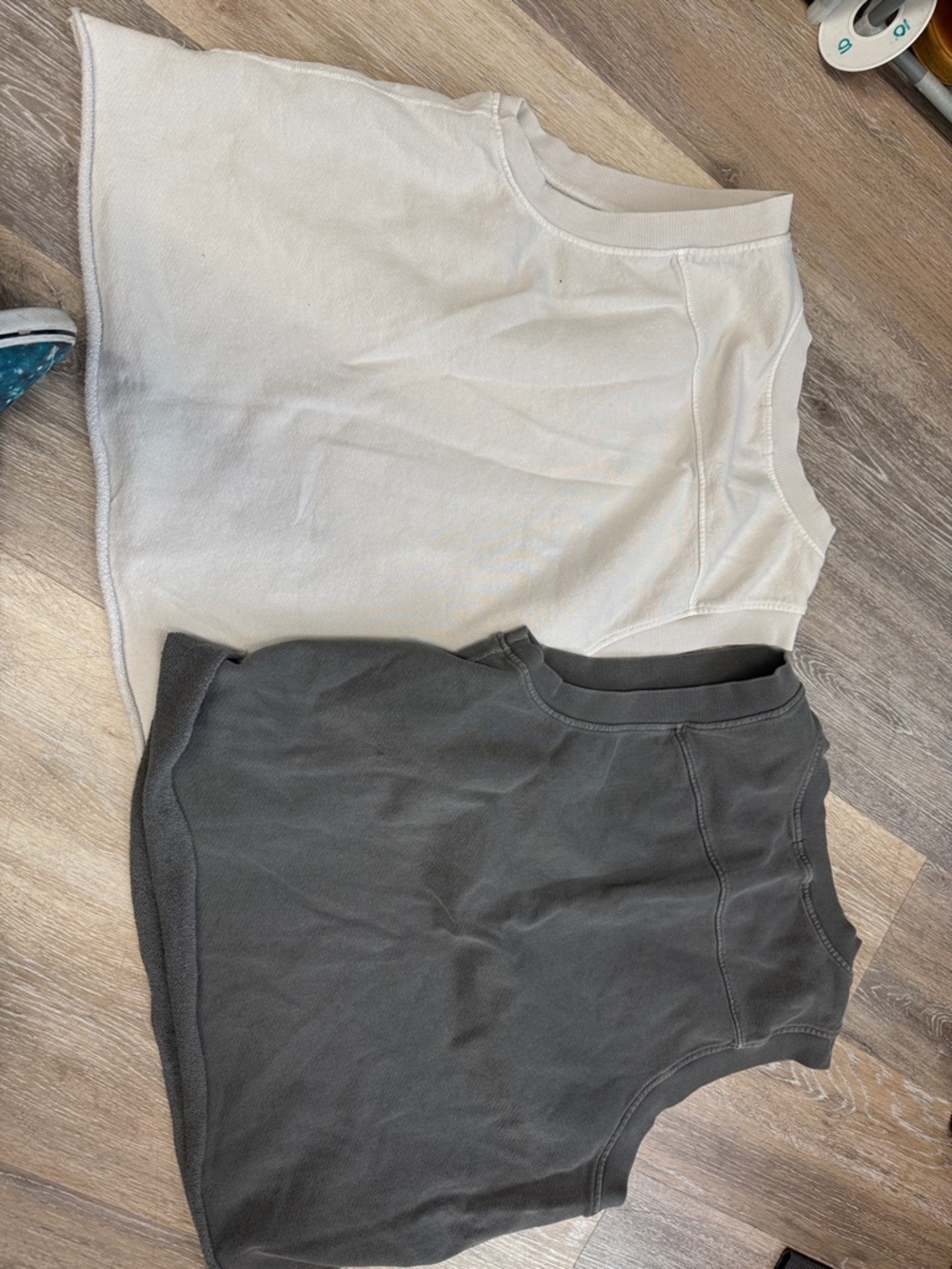 Madewell Sleeveless Muscle Tee Duo in Cream and Charcoal